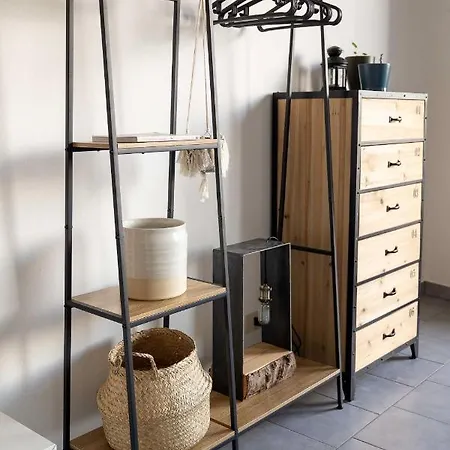 Spazio Ancora A 500 M. Dal Mare *